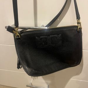 Black Tory Burch cross body!